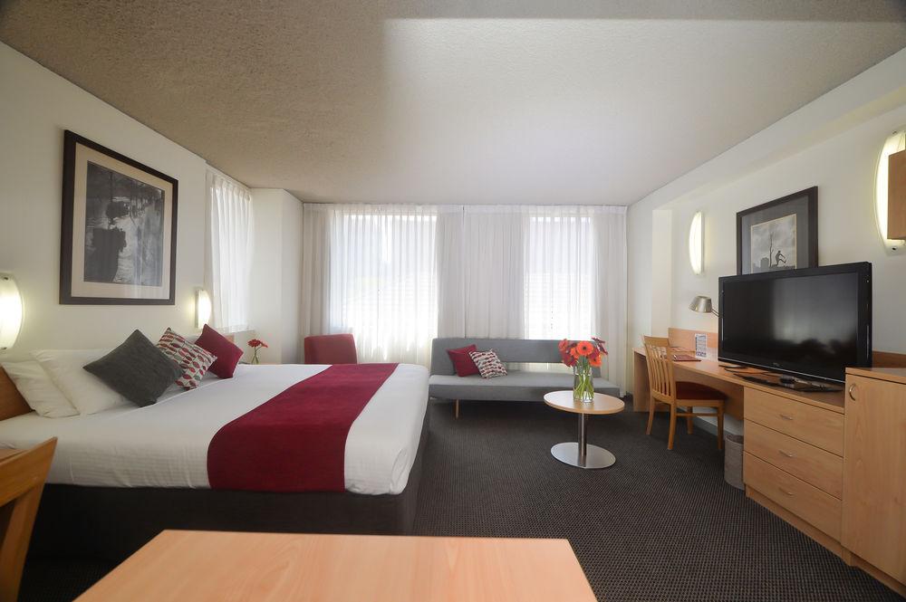Lancemore Crossley St. Мелбърн Екстериор снимка A typical hotel room