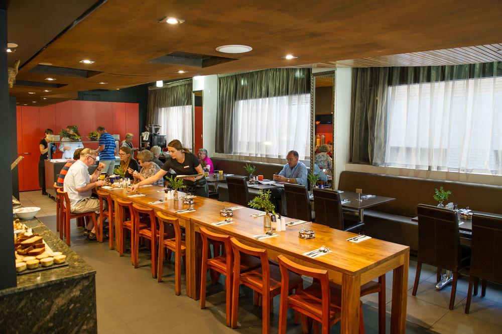 Lancemore Crossley St. Мелбърн Екстериор снимка Interior of a restaurant in Singapore